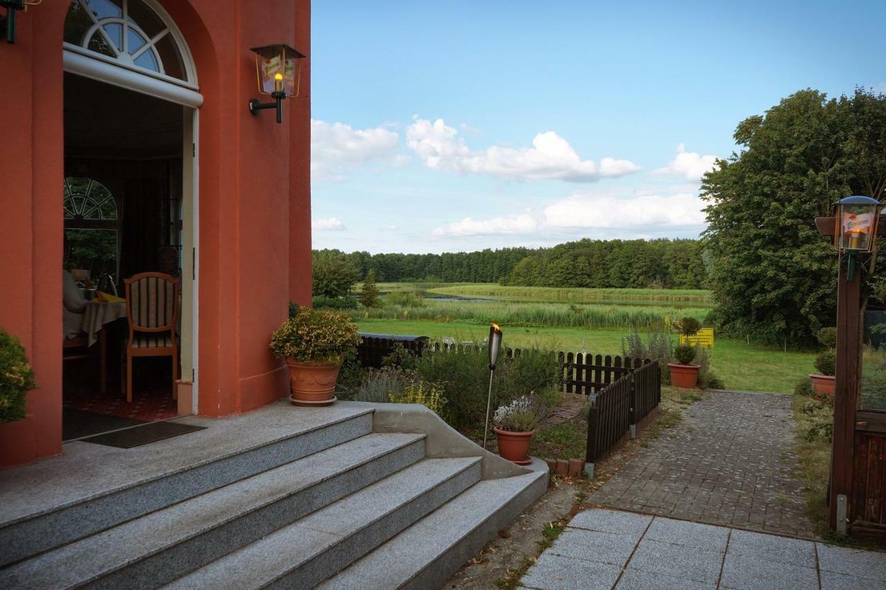 Altes Gutshaus-Federow Hotell Exteriör bild